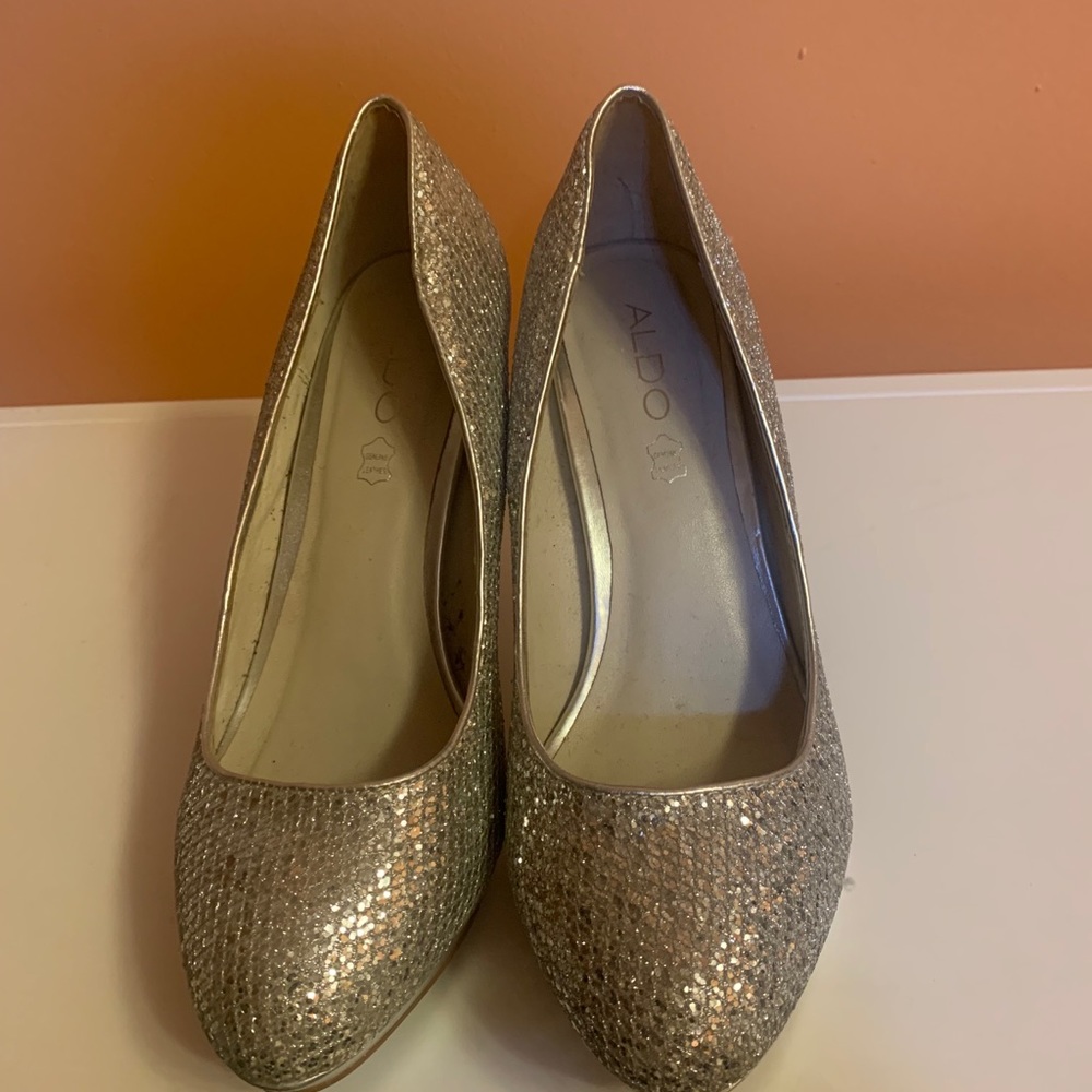 Sparkly Aldo Heels ( mint condition)